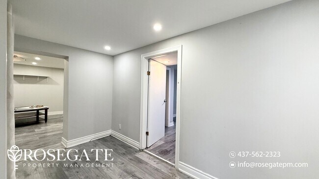 Photo du bâtiment - Charming 2-Bedroom Basement Unit in Scarbo...
