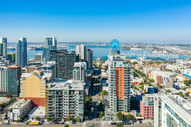 Foto del edificio - 300 W Beech St