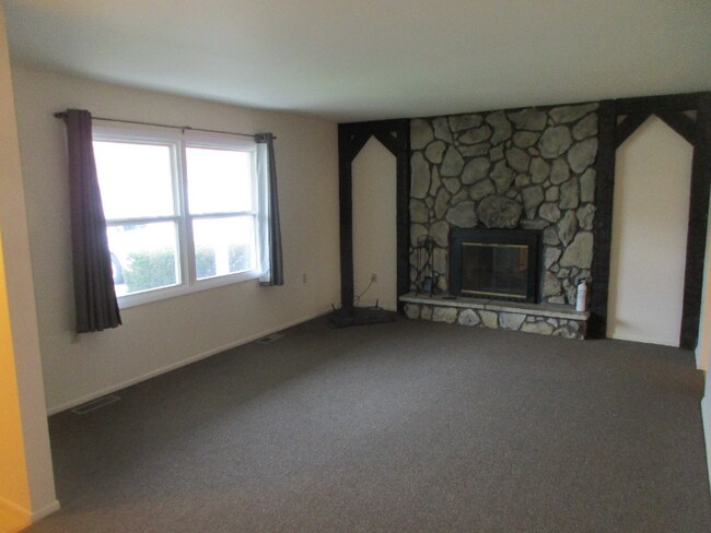 Foto del edificio - 733 Acadia Rd