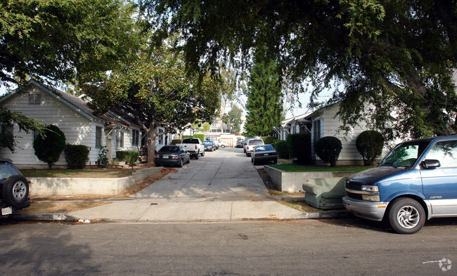 Building Photo - 729-731 Venice Way