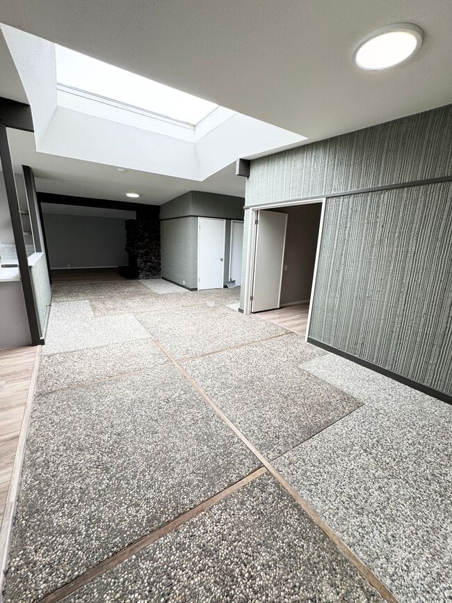 Building Photo - 1503 Brown Dr