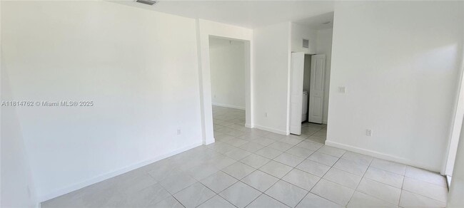 Foto del edificio - 1737 SE 26th Ter