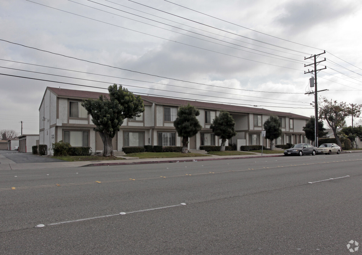 Foto del edificio - Pine Tree Park Apartments