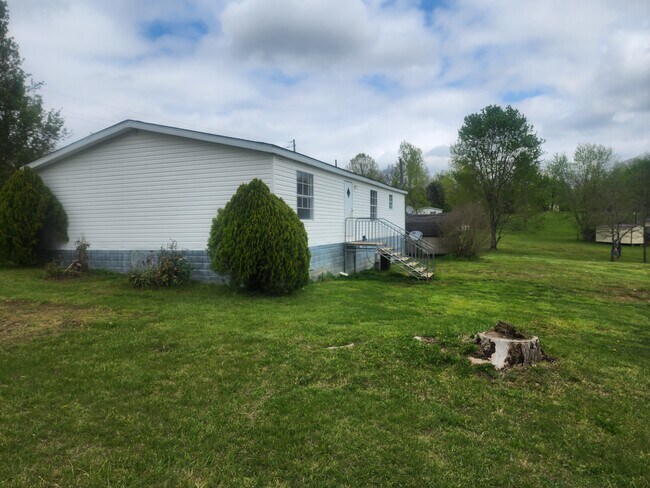 Building Photo - 11211 Allen Dr
