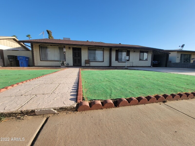 Foto principal - 8813 W MacKenzie Dr
