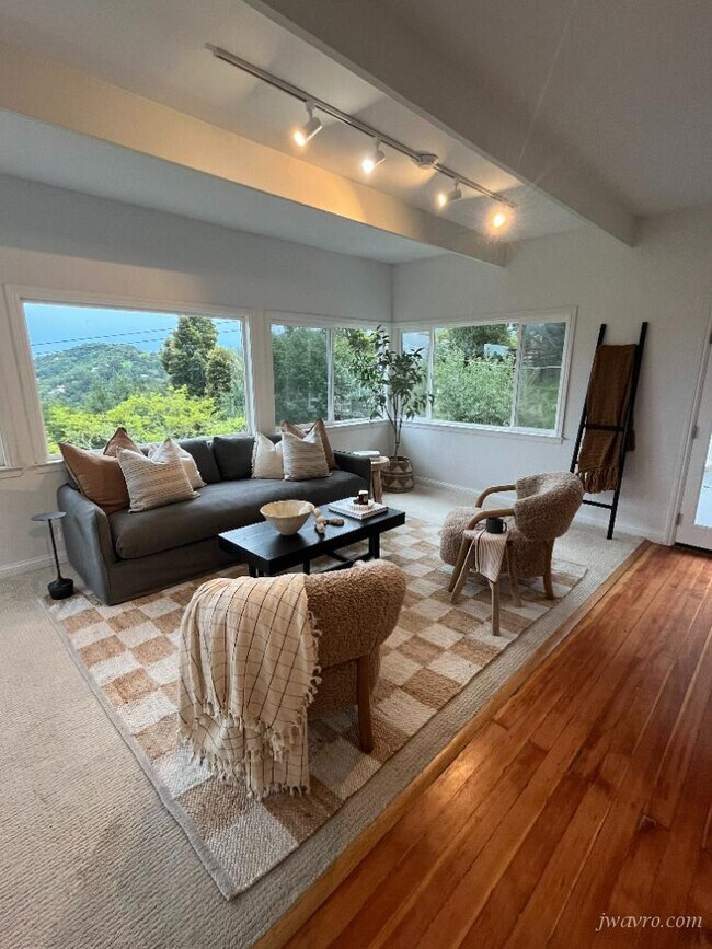 Foto del edificio - 296 Scenic Rd