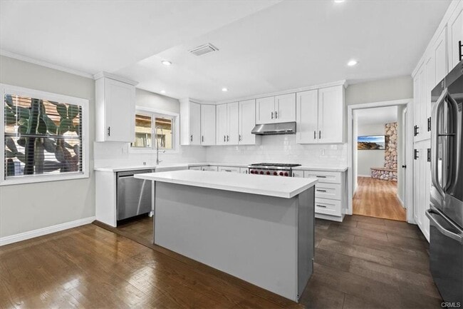 Building Photo - 5509 W 122nd St