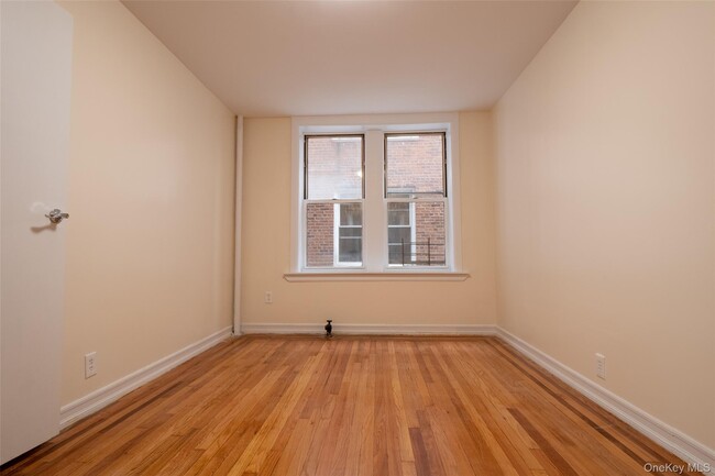 Foto del edificio - 34-58-58 90th St