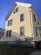 Building Photo - 746 Middle St