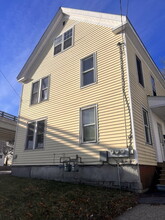 Building Photo - 746 Middle St