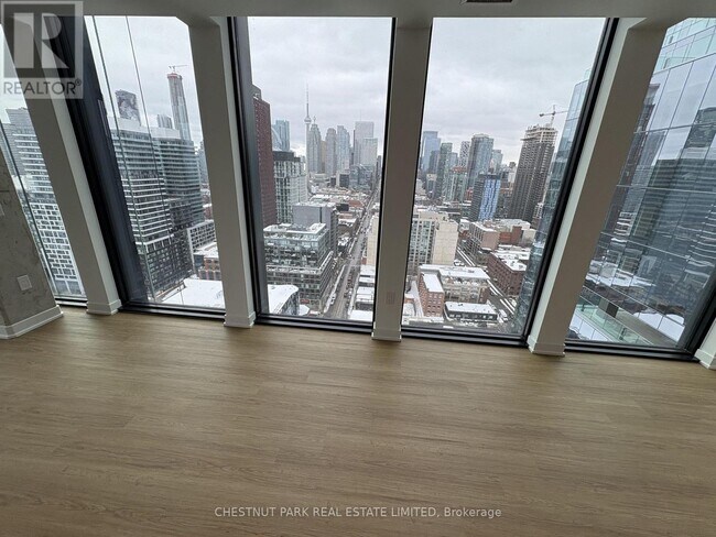 Building Photo - 284 King St E