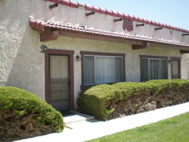 Building Photo - 12715 Navajo Pl