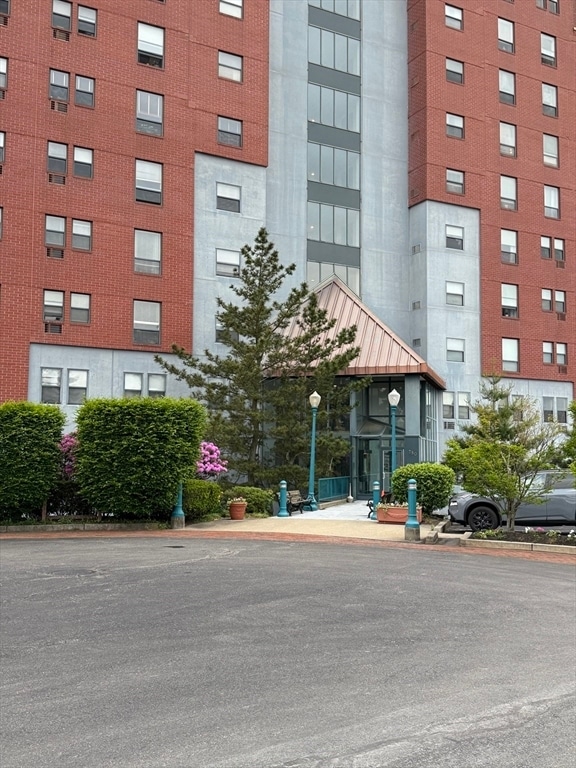 Building Photo - 750 Davol St
