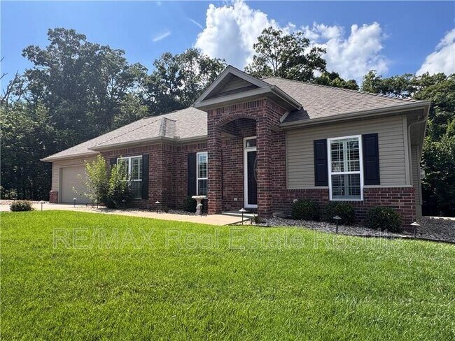 Building Photo - 13 Parkridge Dr