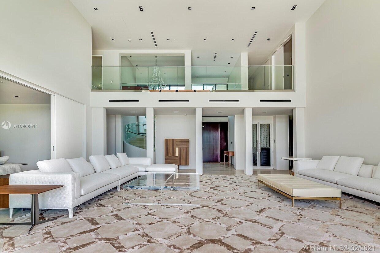 Foto principal - 9420 W Broadview Dr