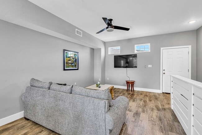 Photo - TDY, Cruisers Welcome! Apartment