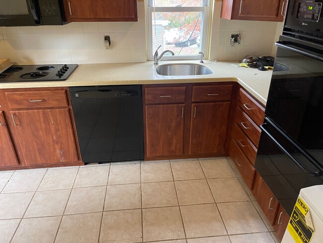 Photo - 17A St Albans Ave Apartment