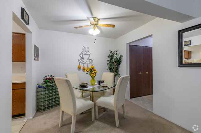 Dining Room - Aspen Creek Apartments