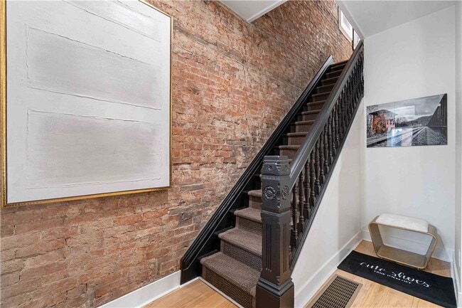 Building Photo - 161 Morewood Ave