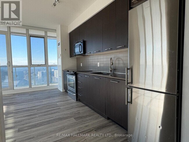 Photo du bâtiment - 9471 Yonge St