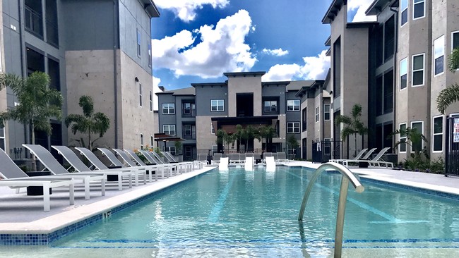Mirabella Pool - Mirabella Apartments