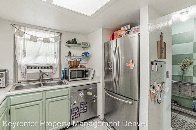 Foto del edificio - 2 br, 1 bath House - 488 S Memphis Way  #F