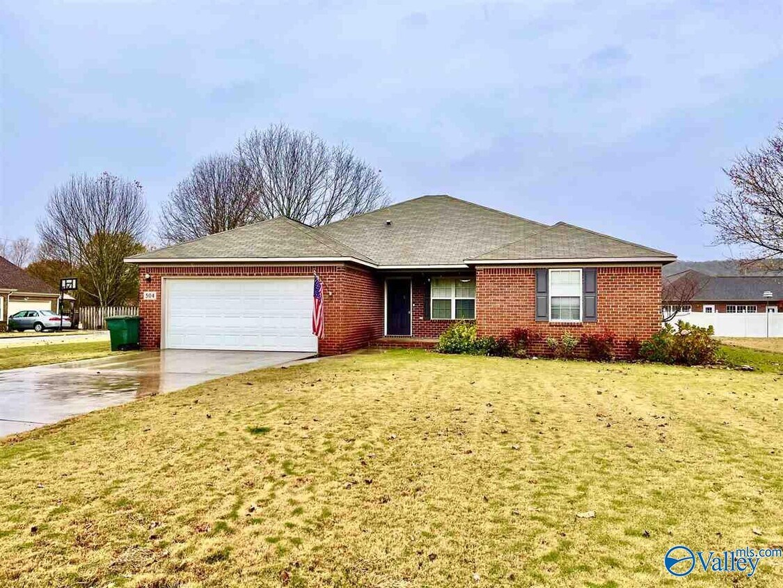 Foto principal - 504 Wade Rd