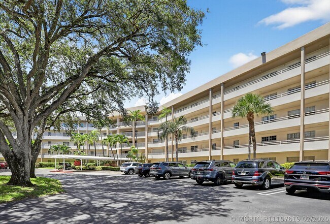 Building Photo - 3960 Oaks Clubhouse Dr