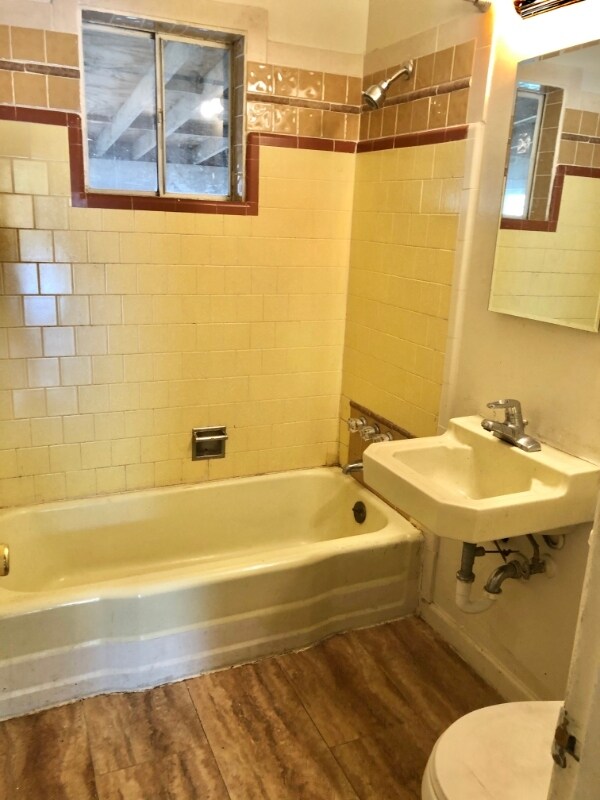 Foto del edificio - 2640 Yori Ave