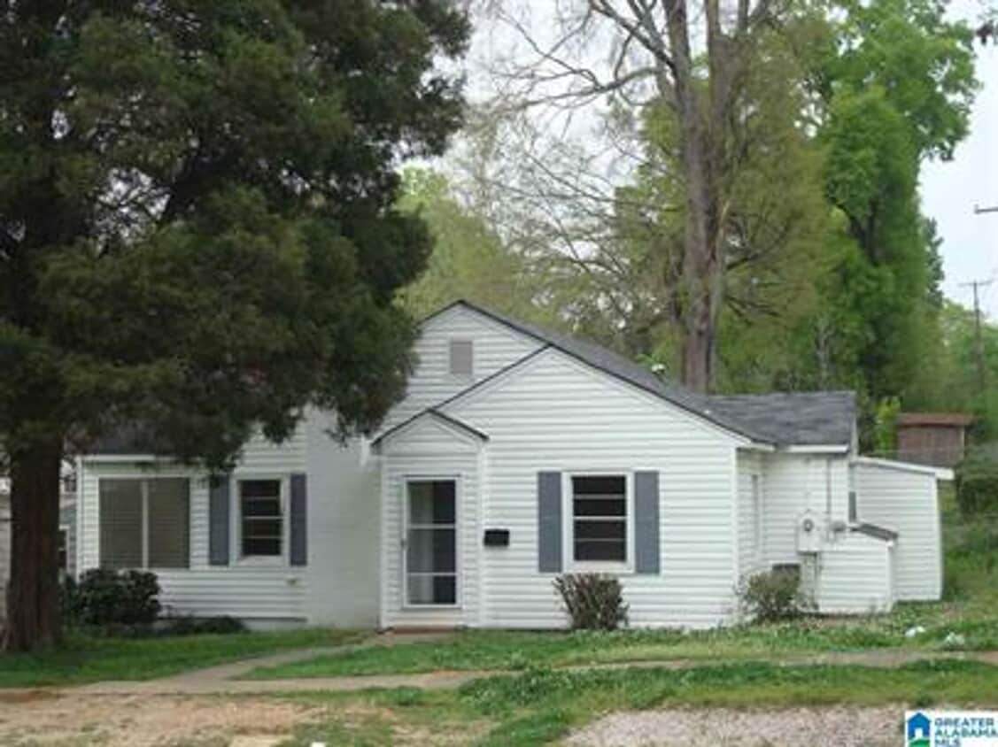 Primary Photo - Cozy Eastlake Home with Bonus Room