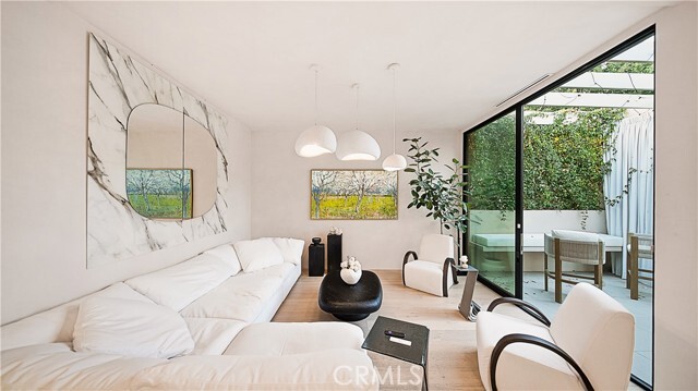 Foto del edificio - 8840 Ashcroft Ave