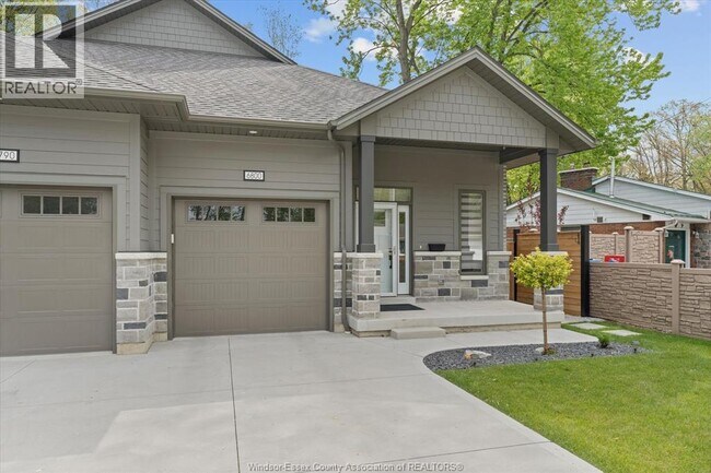 Photo du bâtiment - 6800 Matchett Rd