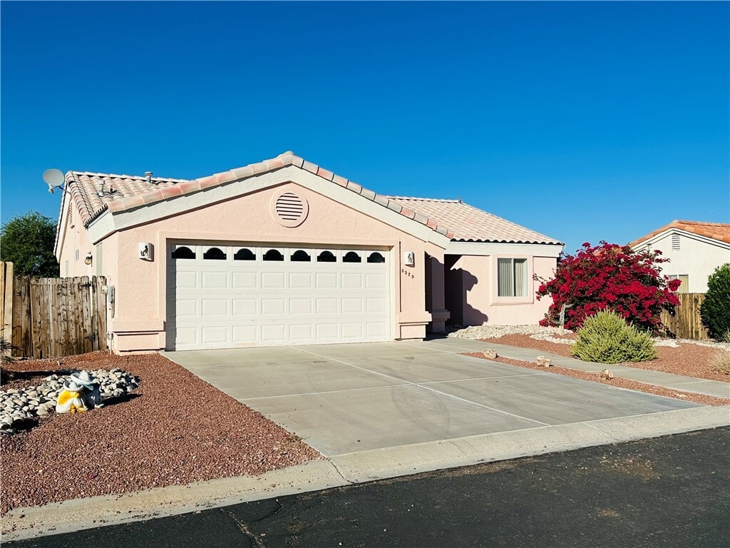 Building Photo - 6529 Lantana Dr
