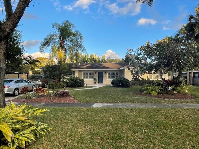 Foto del edificio - 5020 Brywill Cir