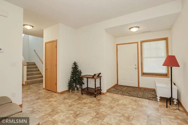 Building Photo - 1345 Echo Lake Ct