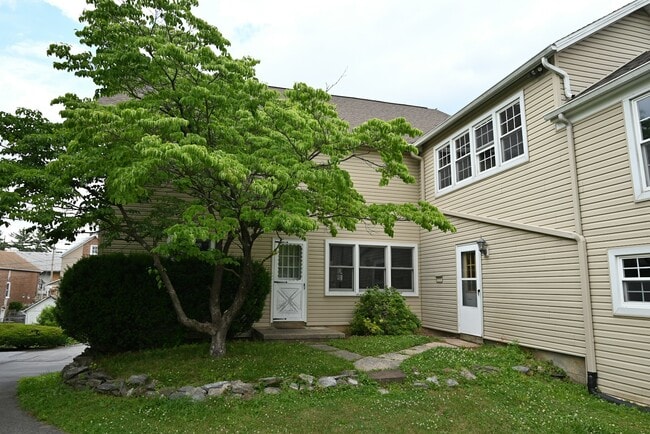 Foto del edificio - 6350 Robin Ln