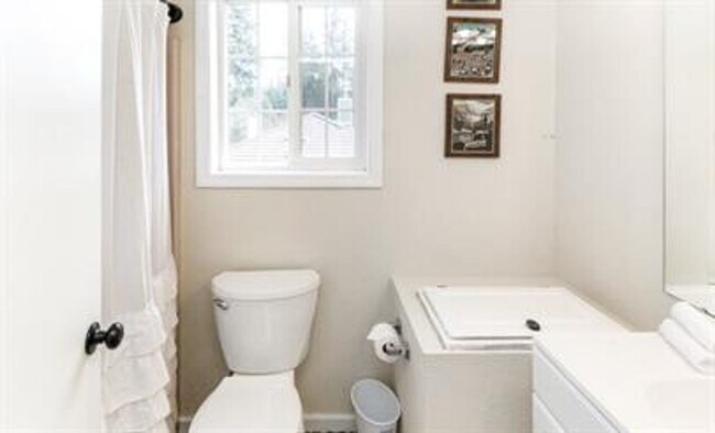 Foto del edificio - Beautiful 3 bd home close to the fairgroun...