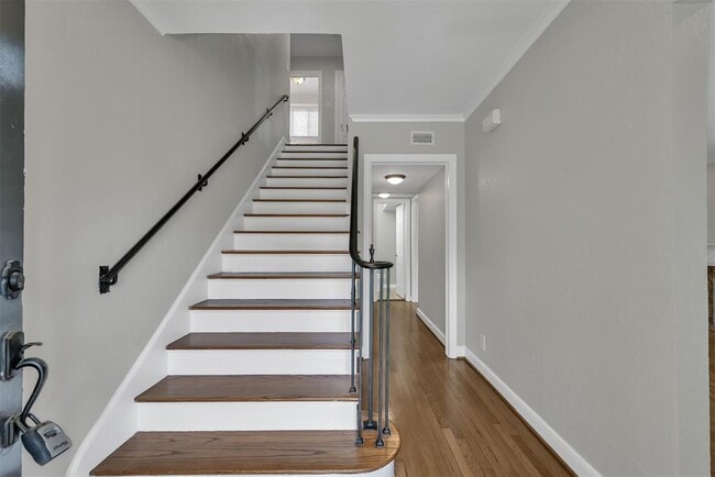 Building Photo - 3215 Milburn St