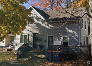 Building Photo - 1009 Quarry Ave NW