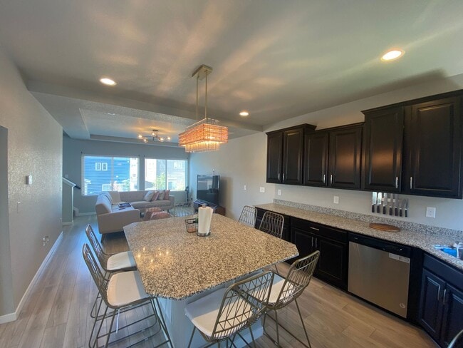Building Photo - Beautiful 3 bedroom Carriage House in Banning Lewis Ranch!!!!