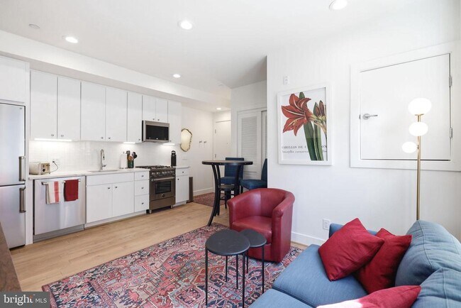 Foto del edificio - 1775 Swann St NW