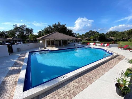 Foto del edificio - 701 Club Dr