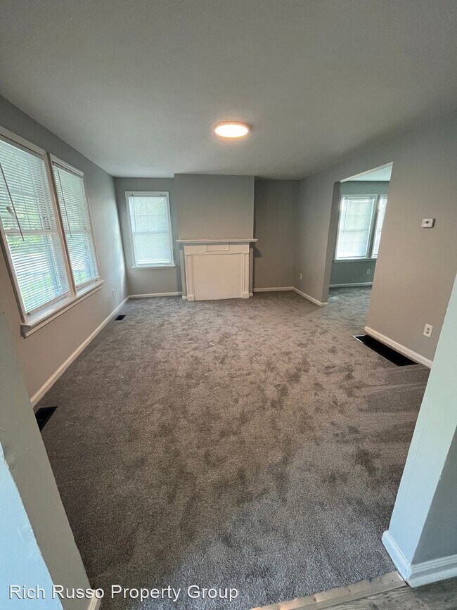 Building Photo - 3 br, 1 bath House - 635 Seymour Ave