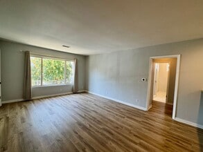 Building Photo - 14701 Dickens St