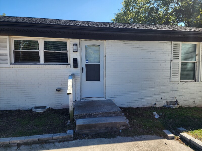 806 E Bragg St Unit 806, Greensboro, NC 27406 Room for Rent in