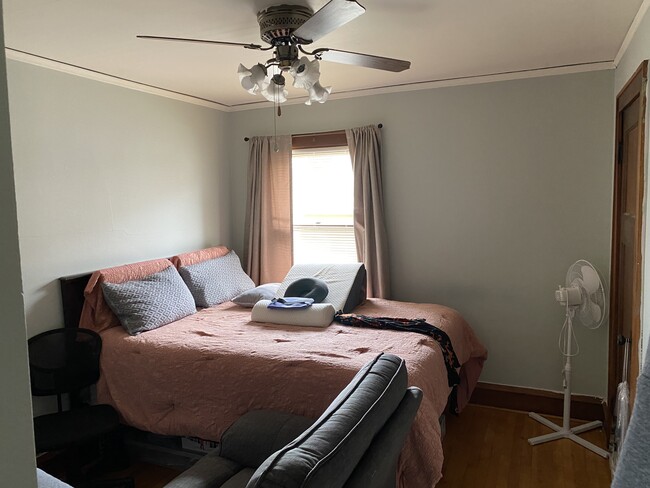 Building Photo - 5805 W Wells St