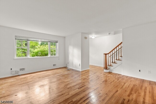 Foto del edificio - 88 Poplar St