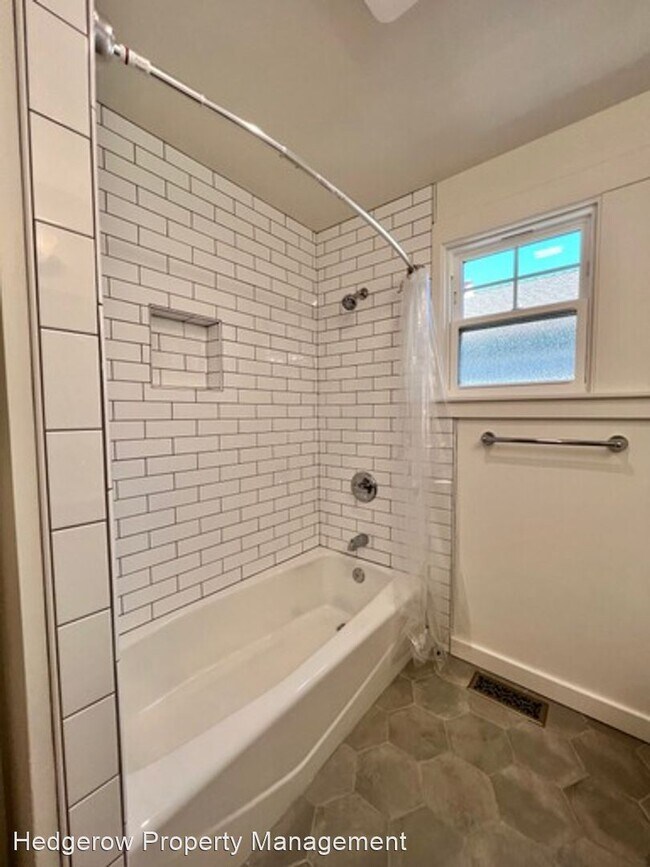 Building Photo - 2 br, 1 bath House - 1180 Hayes Street