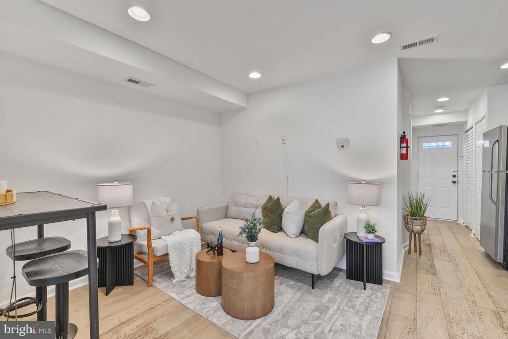 Foto principal - 1268 16th St NE