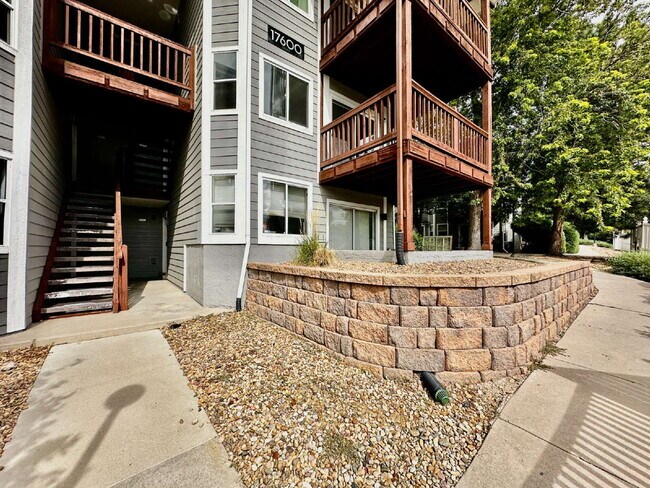 Foto del edificio - "Charming 2-Bed Condo Retreat in Aurora!"